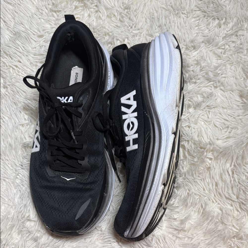 MEN’S HOKA BONDI 8 BLACK/WHITE SIZE 11D